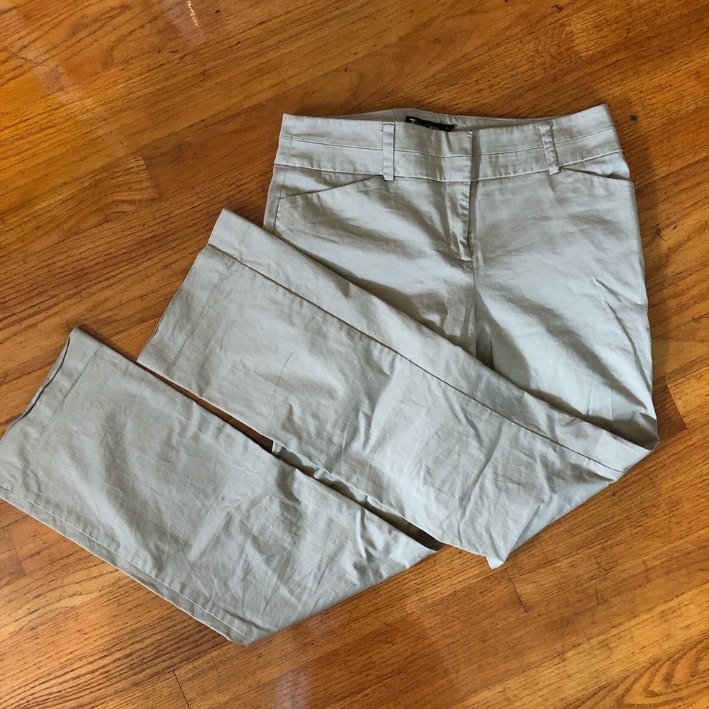 New York and Company 7th Avenue Sz. 8 Khakis
